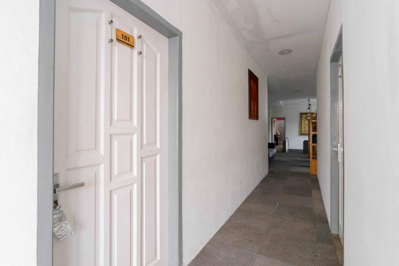 Urbanview Hotel Ananda Syariah By Reddoorz Bukittinggi Exterior foto